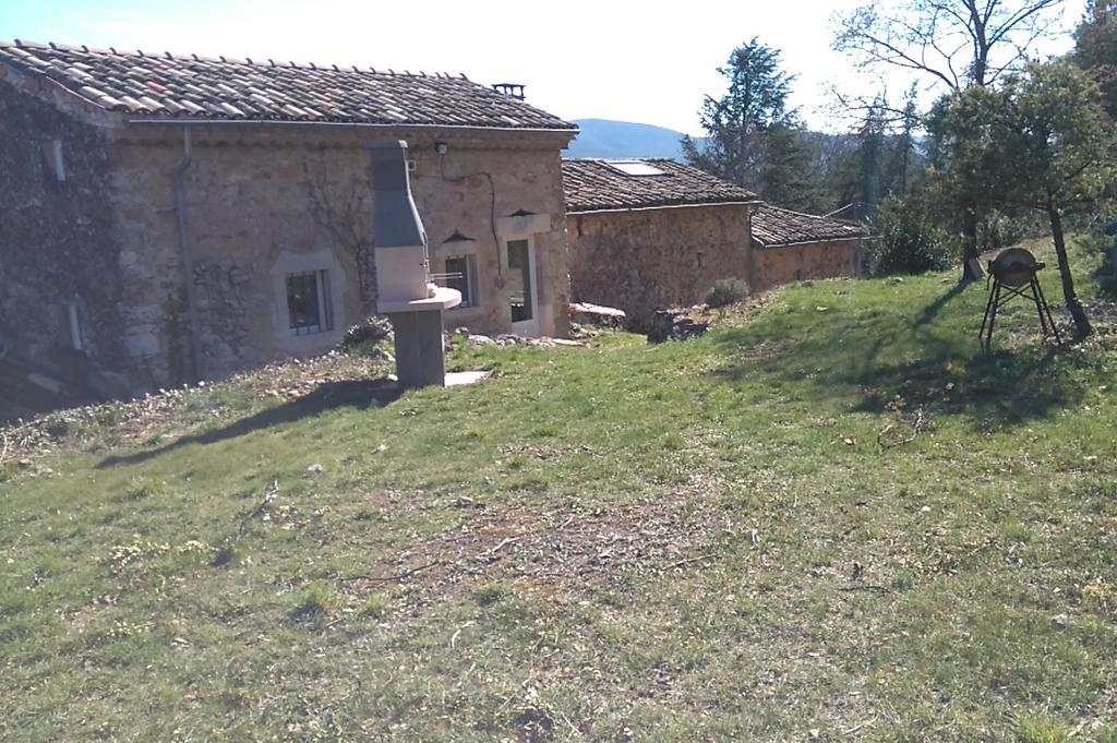 Gîtes La ferme accrochée à la colline Lagorce  Exterior foto